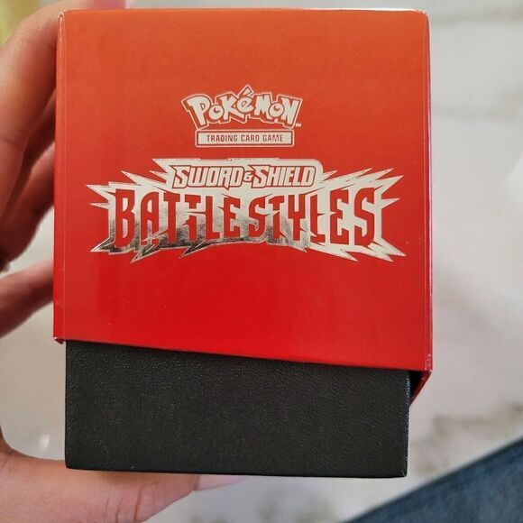 Pokémon Sword and Shield Battle Styles Trading Box Card Game - Picture 3 of 10